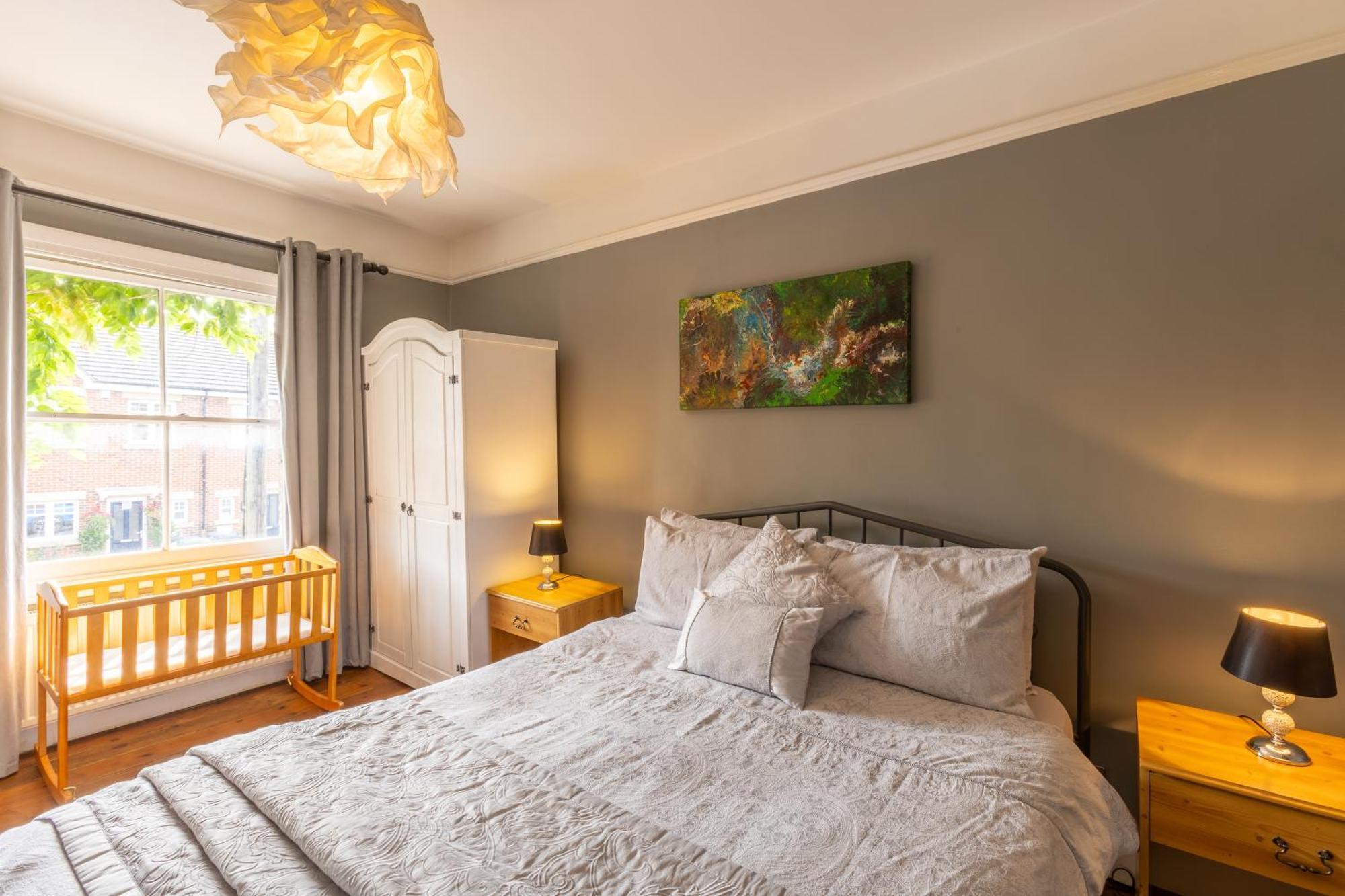 Traditional English 4 Bedroom Home In Greenwich Plumstead  Exterior photo