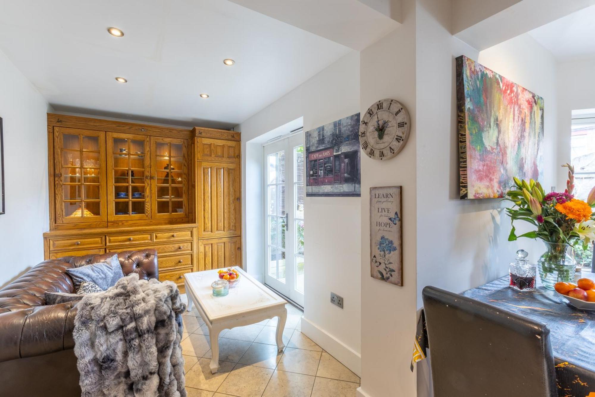 Traditional English 4 Bedroom Home In Greenwich Plumstead  Exterior photo